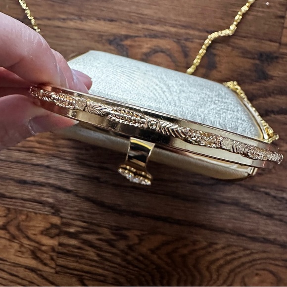 Elegant Gold prom or evening mini bag - Picture 6 of 17